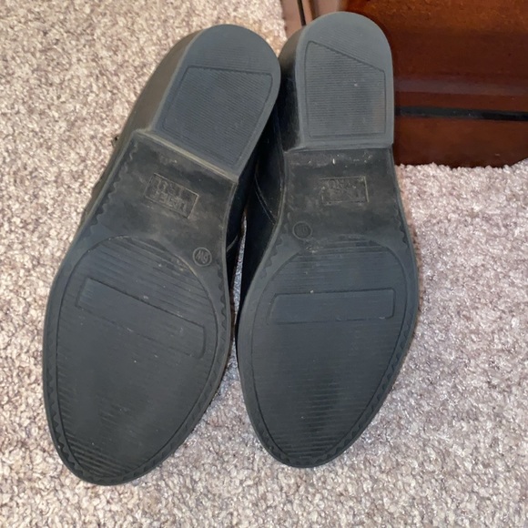 Black booties size 6W Time and true memory foam - Picture 2 of 5